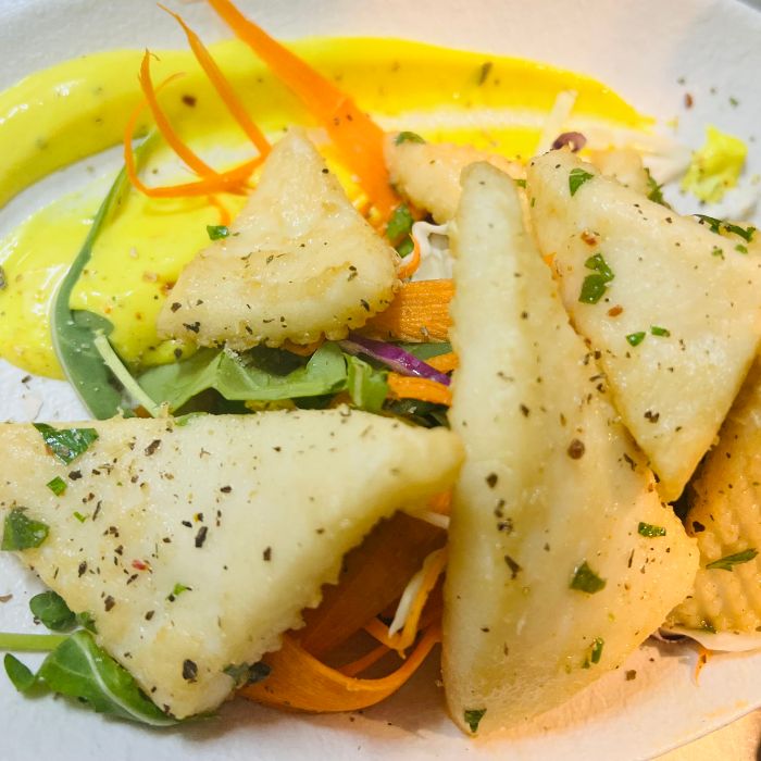 Lemon Pepper Calamari With aioli 