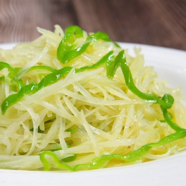 Stir Fried Shredded Potato With Green Chilli (V) 青椒土豆丝