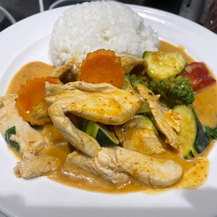 Red Curry With Rice แกงแดง