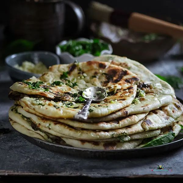 Cheese And Garlic Naan