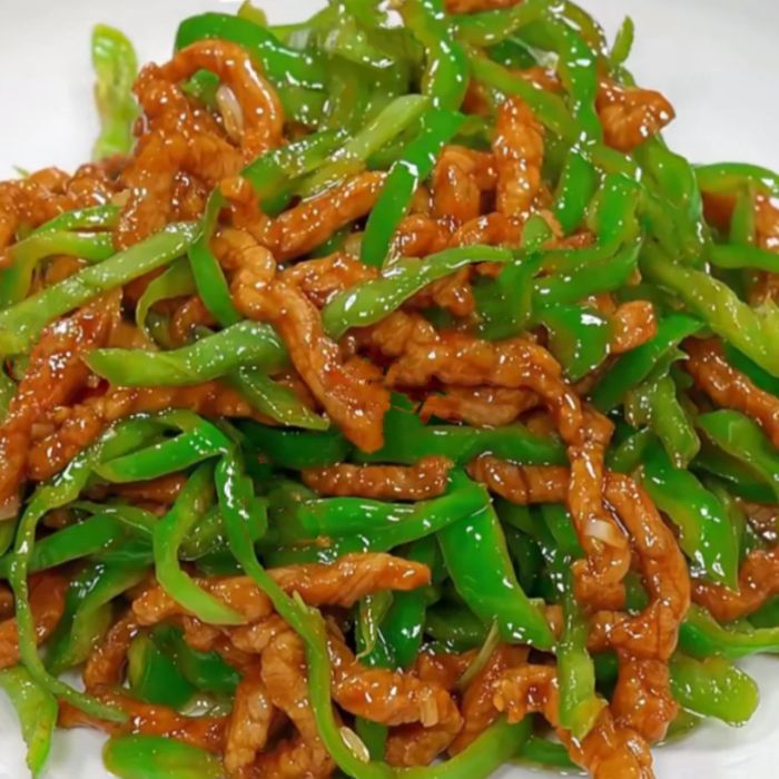 Stir Fried Shredded Pork With Green Chilli 青椒肉丝