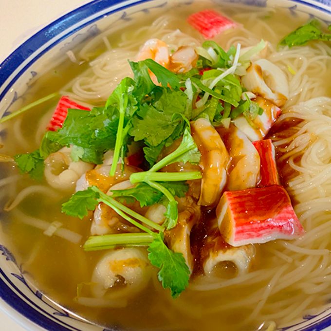 海鲜汤面  Seafood Soup Noodles With Vegetables 