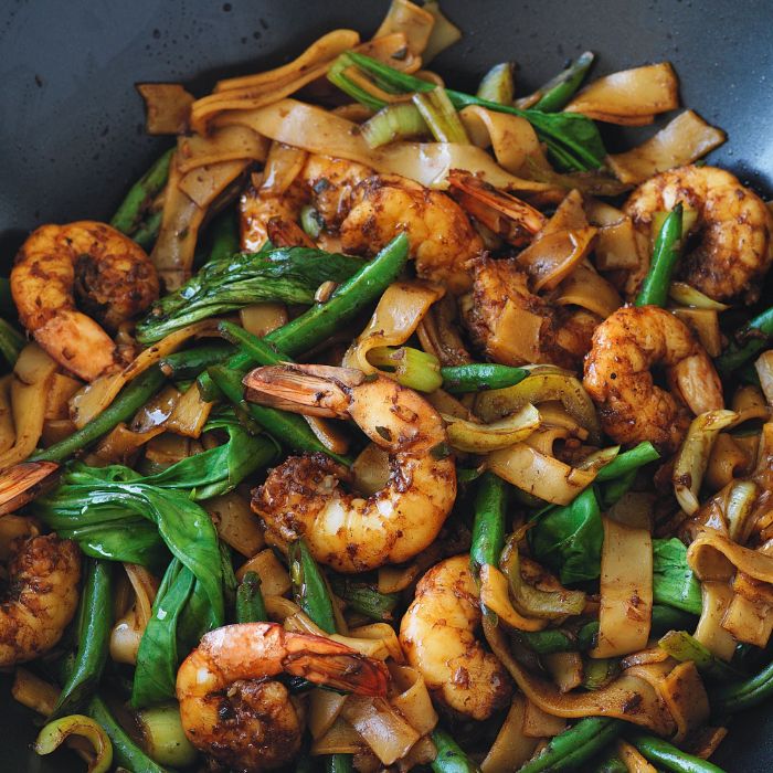 Prawn Flat Rice Noodles (Garlic)