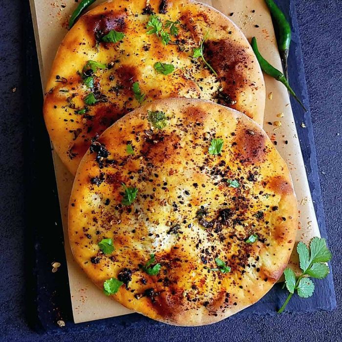 Masala Kulcha (With Potato, Paneer And Onion)