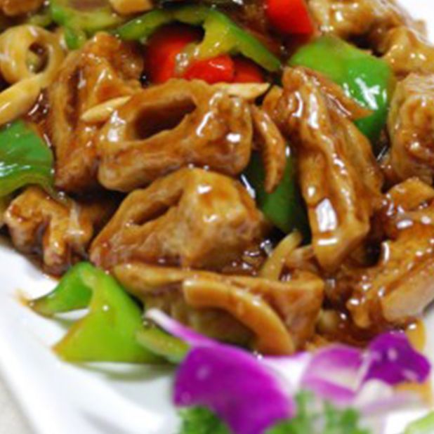 尖椒炒肥肠 Stir Fried Pork Intestines With Fresh Chili 🌶️