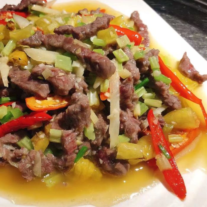 Stir Fried Beef With Pickled Chilli 泡椒牛肉