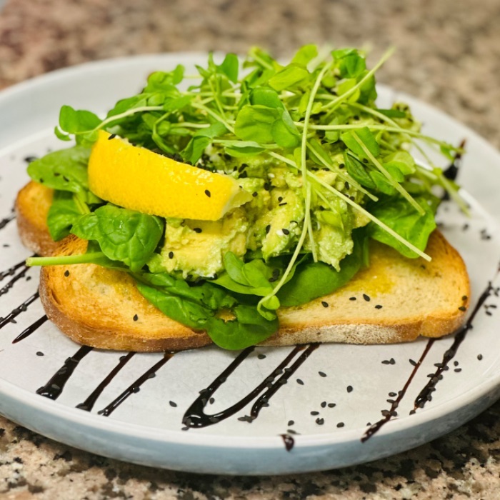 Half Serve Smashed Avo