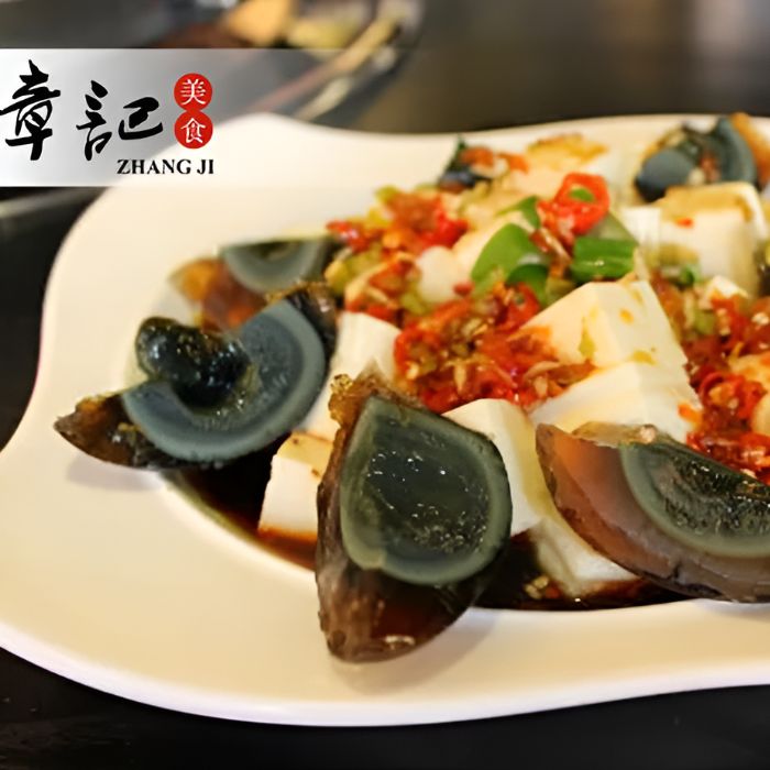 皮蛋豆腐 Preserved Egg & Tofu In Chili Soy Sauce (VG)🌶️