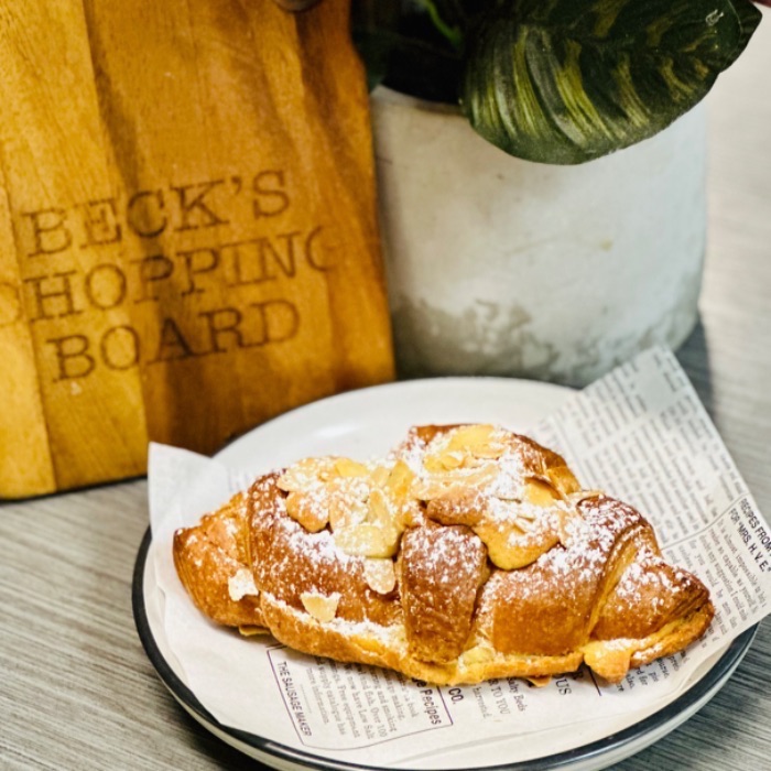 Almond Croissant 