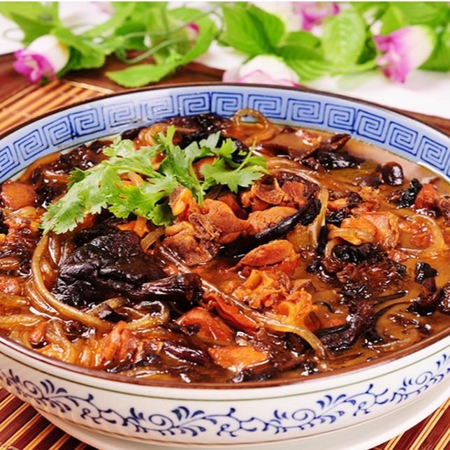 小鸡炖蘑菇粉条 Slow Cooked Chicken With Chinese Mushroom & Vermicelli  ⭐