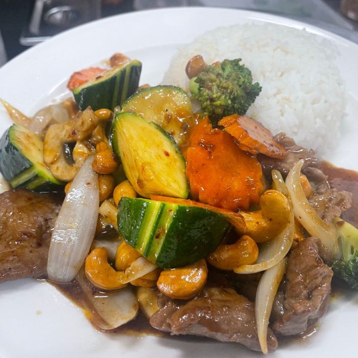 Stir Fried Cashew Nut Sauce With Rice ผัดเม็ดมะม่วงหิมพานต์