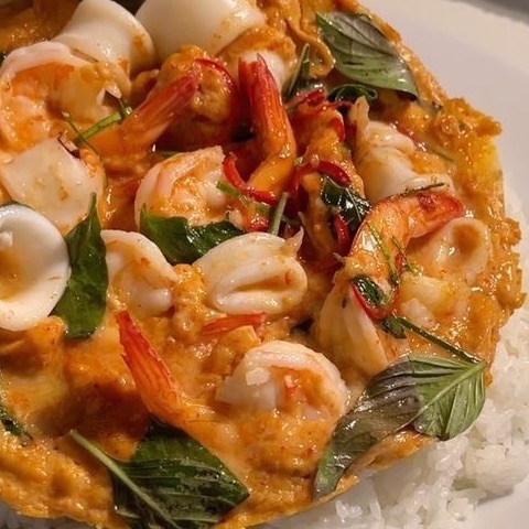 Seafood Red Curry Omelette