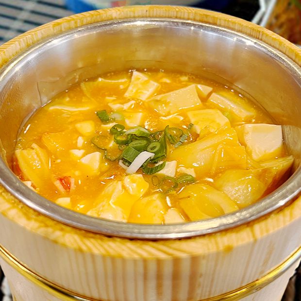 三鲜蛋黄豆腐 Stewed Tofu & Seafood In Salted Egg Yolk Sauce 